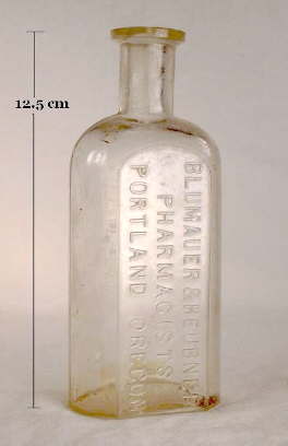 Late 1870's druggist bottle from Portland, Oregon; click to enlarge.