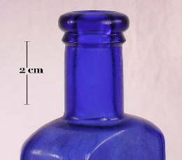 Image of a double ring finish on an early 20th century machine-made bottle; click to enlarge.