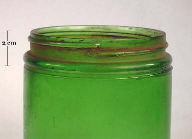 Image of a 1940 ointment jar with external threads; click to enlarge.
