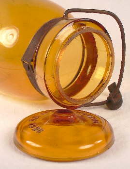 Close-up of the Globe closure, lid, and ground rim; click to enlarge.