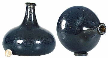 Mid to late 17th century English onion bottle; click to enlarge.